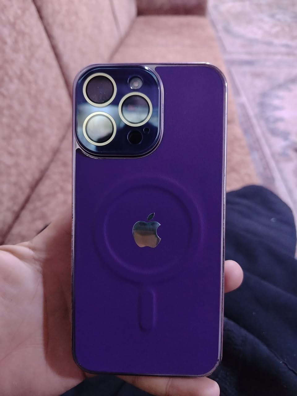 السلام عليكم 14برو ماكس AA/A شرق اوسط جهاز مكفول وتر بروف / تك بطاريه 84بلاد فقط ضهر مفطور / مكان ديوانيه 
سعر 800/ ***********
