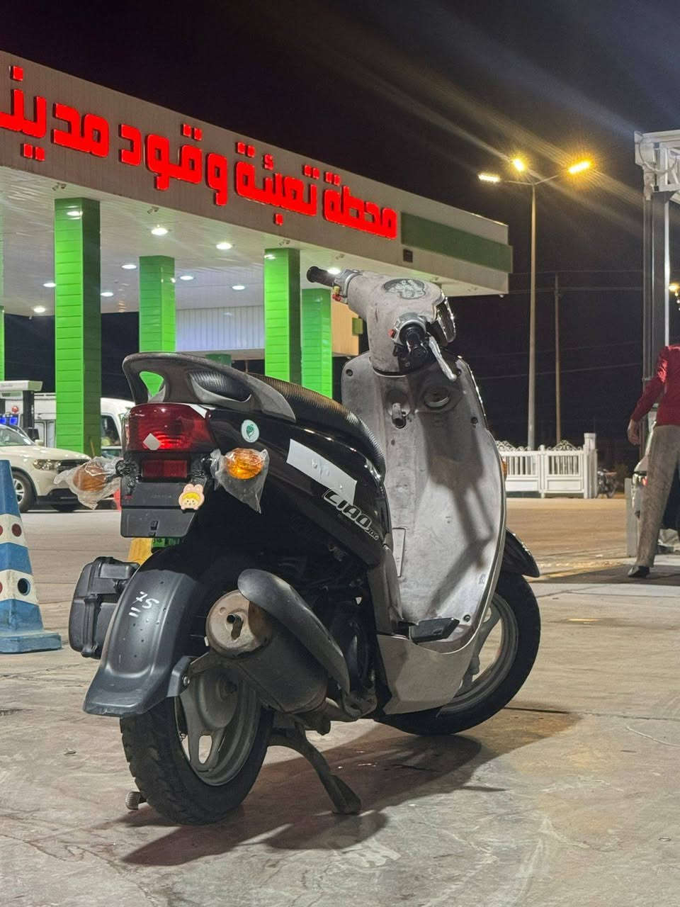 سلام عليكم شباب دارجة فلة للبيع دراجه مكفولة كفاله عامه من محرك وكفرات ختم واحد بانزين كله محسن صارلي أقل من شهر من منزلهه ‏ رمبه لون مميز 🤎 جوزي  مكاني  كوت سعر خاص تصال على رقم ‏***********.بي واتساب
