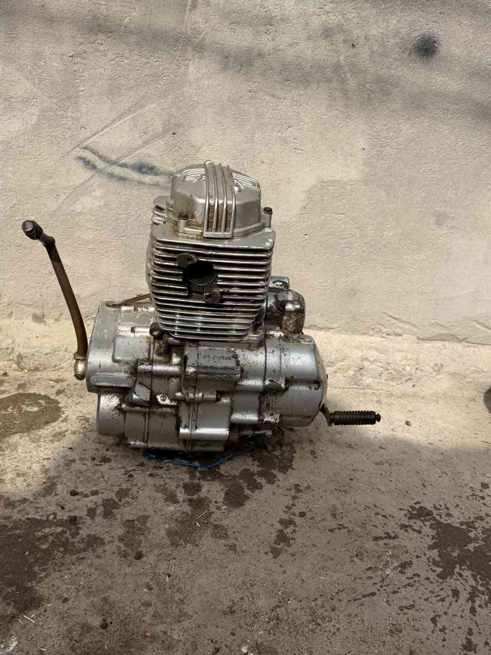 سلام وعليكم شباب مكينه حلولا لكضه ولا شي بس مجفته مكينه حلوه شايله روحه السعر ٦٠وبيها مجال ***********
