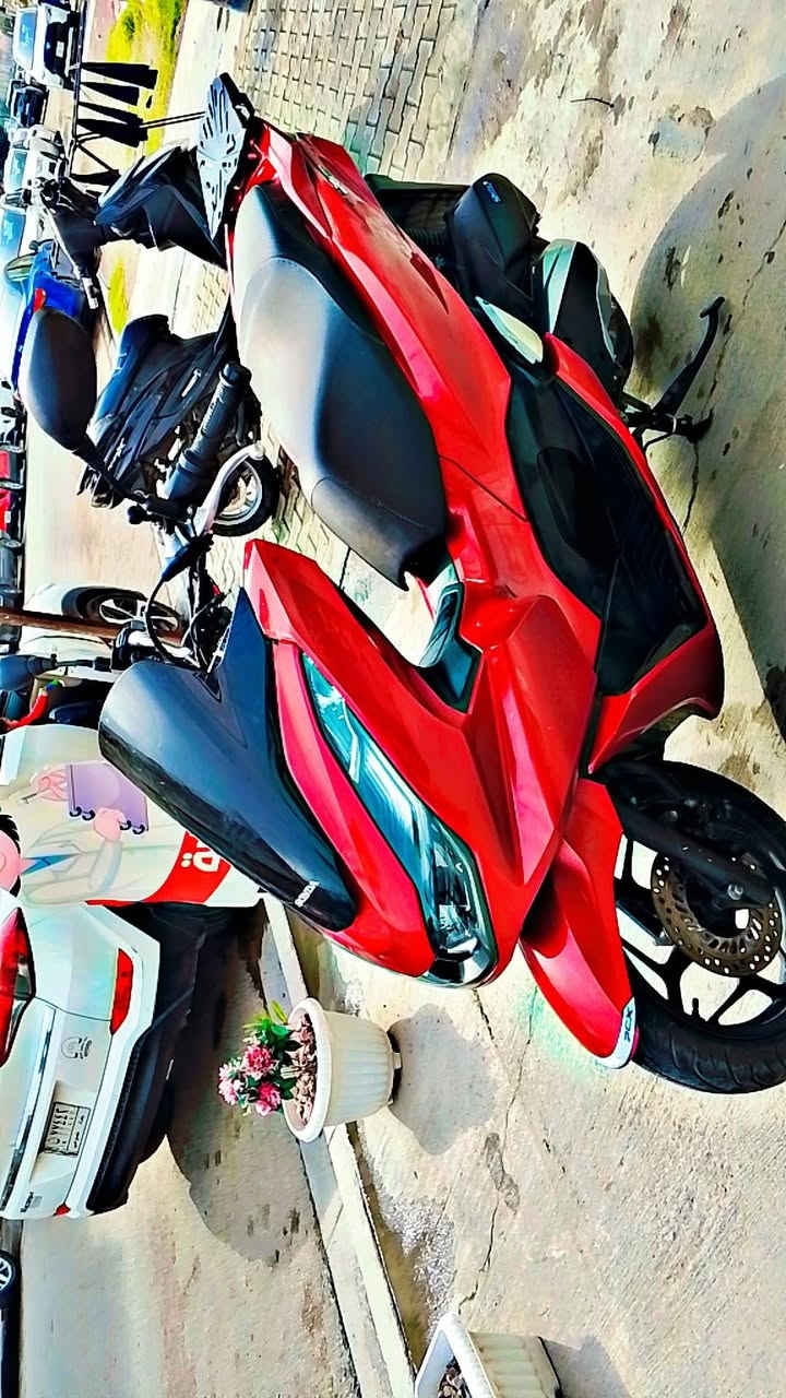 Pcx 125الجيل الرابع 
موديل 21 درجه استعمال شخصي  كفرات بلادي محرك ما مفتوح دهن امزويل بانزين محسن كلش حلوه السعر 15 وبيهه مجال  حك جيتك 
لا تخابرني وتعاملني بالتلفون الله يخليك  اذا شراي تجي تكلبهه  وبيك خير وتدلل
بغداد نفق الشرطه 
***********
***********

