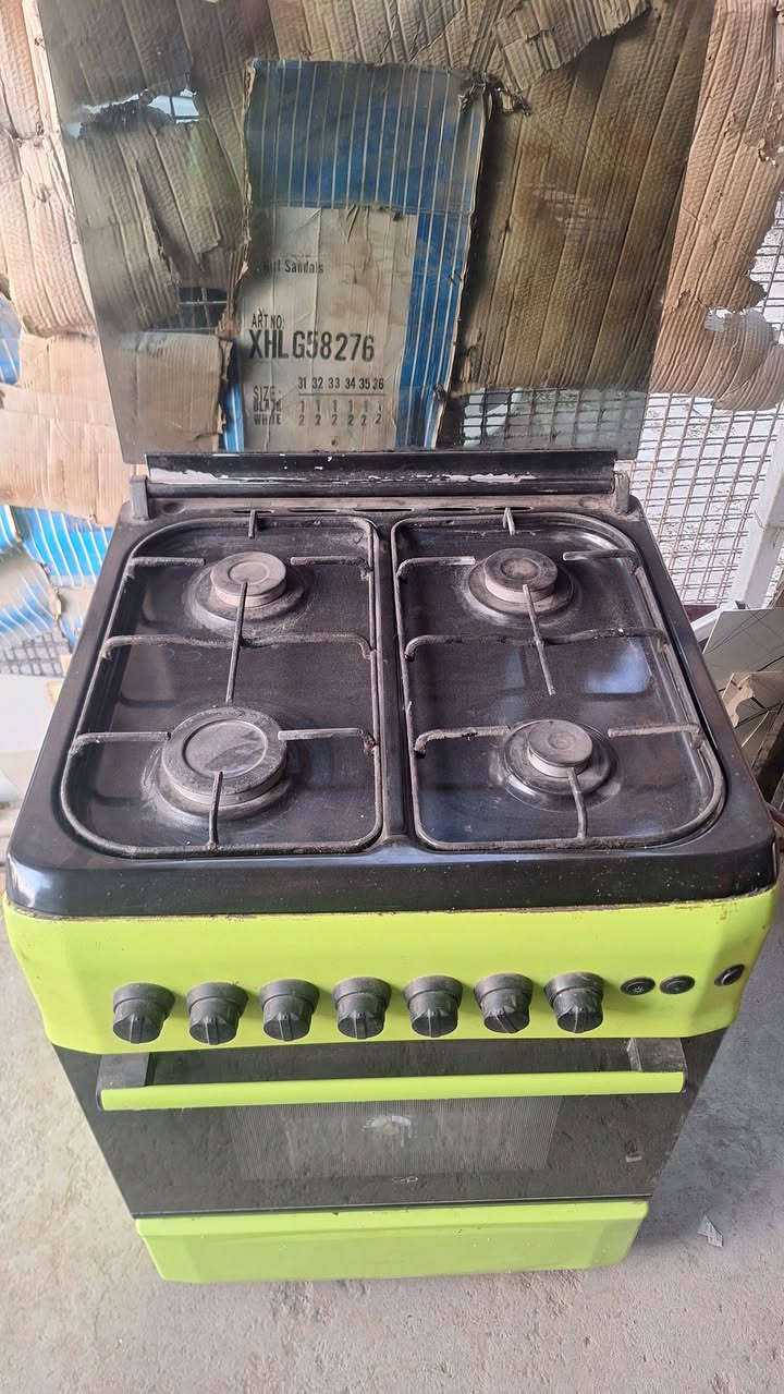 طباخ 4 عيون كله شغال شرط الفحص. والسعر 90 الف وبي مجال قليل ***********
