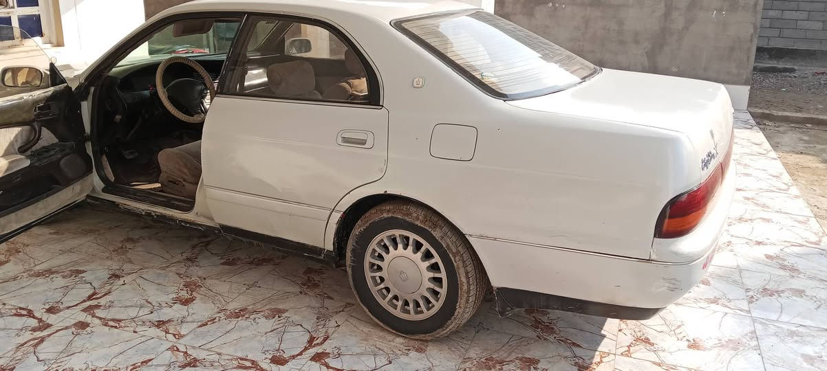 السلام عليكم البيع بطه مكفو لكص ونقال موديل92 مكان السياره بصره قضاء المدينه بسمي السعر47  مروس  ***********
