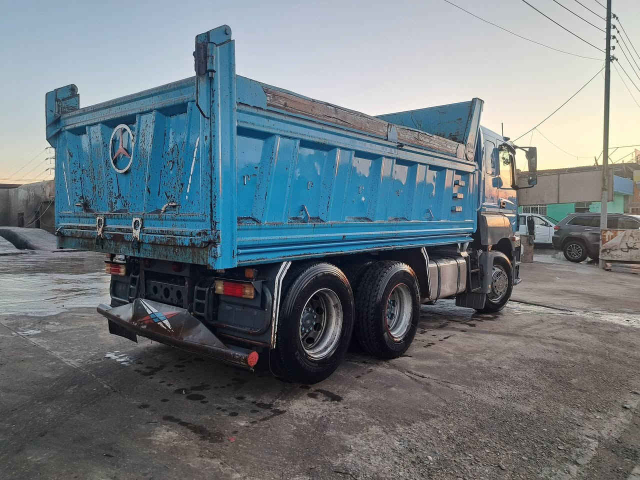 السلام عليكم اكسورقلاب للبيع موديل 2006 حجم 1840 ادبلو رقم نينوى جديد سنوية لل 29 بودي فصال احمد الحلو كير عادي محرك كير اكسن شاصي شرط بدون صبغ تخم تاير وشرط التحويل ثاني يوم السياره كفاله عامه السعر 325 وبيها مجال العنوان موصل جانب الايسر للستفسار اكثر الرقم الهاتف /// كورك *********** ///  اسيا  ***********
