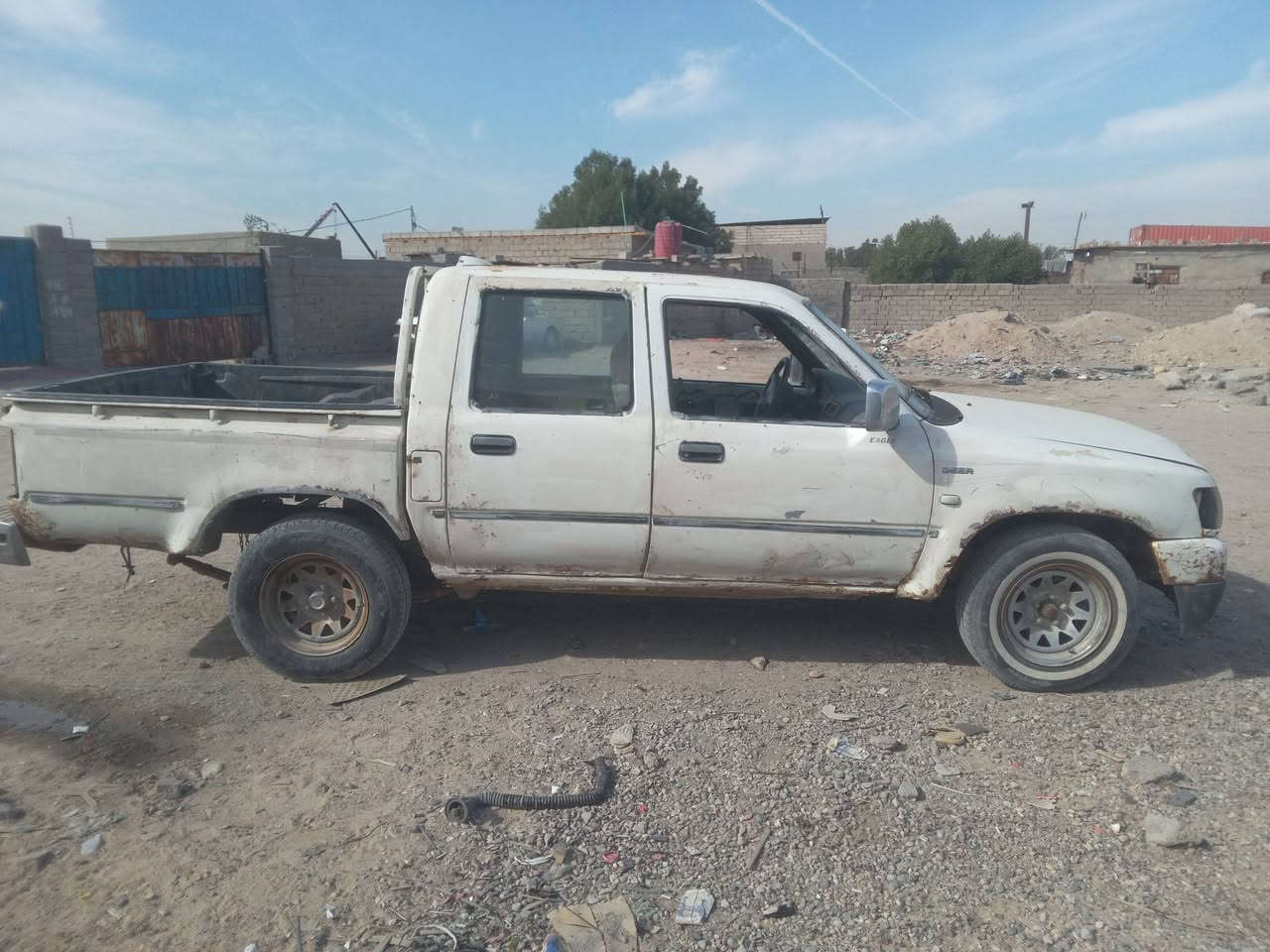 سلام عليكم دير موديل 7 مكينه ثري واي  وكير اتوماتيك كفاله بالمكينه والكير والحداديه والشاصي سيارة جاهزة رقمه الانبار راعيها ما واصله اتعهد حلال وحرام فقط مكاني بالبصره بالزبير خلف المعارض السعر 13ورقه وبيها مجال(سعر ستوته )لبيع او مراوس حسب القناعه(***********)
