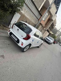 كيا بيكانتو 2018 سياره بيها صبغ صفحه وجاملغ ايسر وبنيد سياره باسمي شخص...