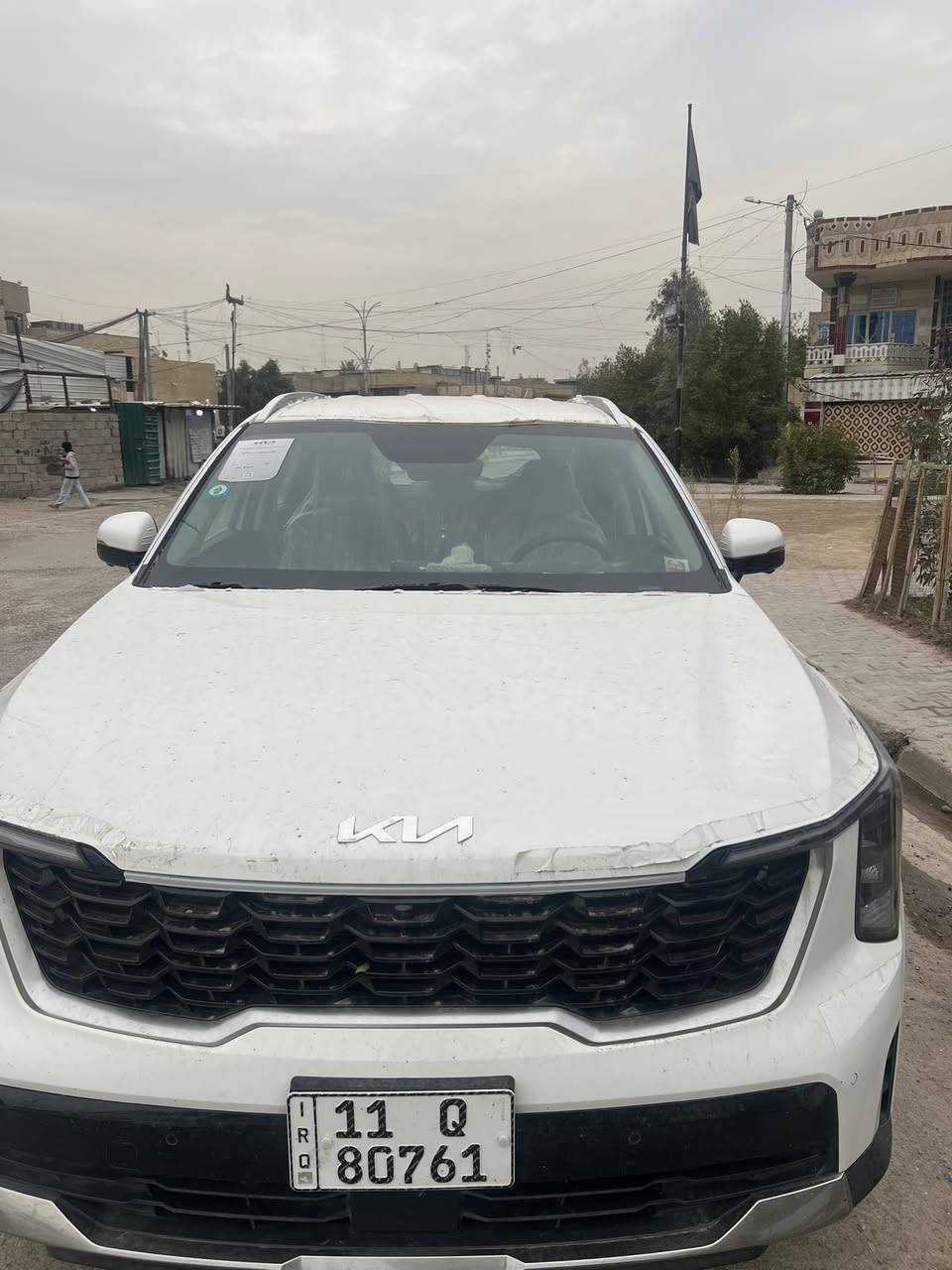 السلام عليكم ورحمة الله وبركاته 
عندي سورنتو 2025 للبيع 
***********
