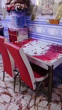 ميز طعام • ٤ كراسي