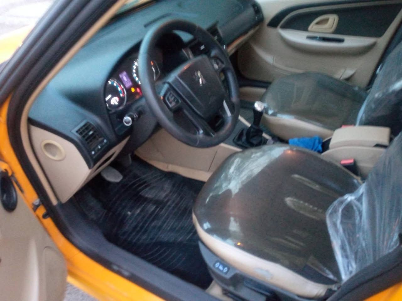 السلام عليكم بيجو بارس  موديل2023 سيارة كاملة بيهة حالوب فقط بل بنيد ولقمارة سيارة كامل تخم تاير جديد  صدر تبريد جاهزة كفالة عامة عد لحالوب مصفرة هيئة وغرامات سنوية ل 28 لسعر 72وبيهة مجال مكان بغداد ال***********
