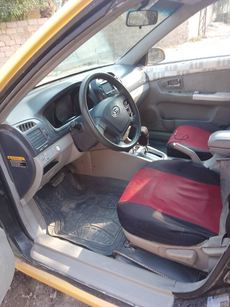 سلام عليكم سبكترة للبيع 2007 سيارة جديدة ارقام انكليزي سنوية بسمي مجددة لل2031 تحويل ثاني يوم مصفرة غرامات وهيئة محرك كير مكفولات السيارة جديدة كبل للشارع مكان بغداد السعر 70$ اي الاستفسار اتصال ***********
