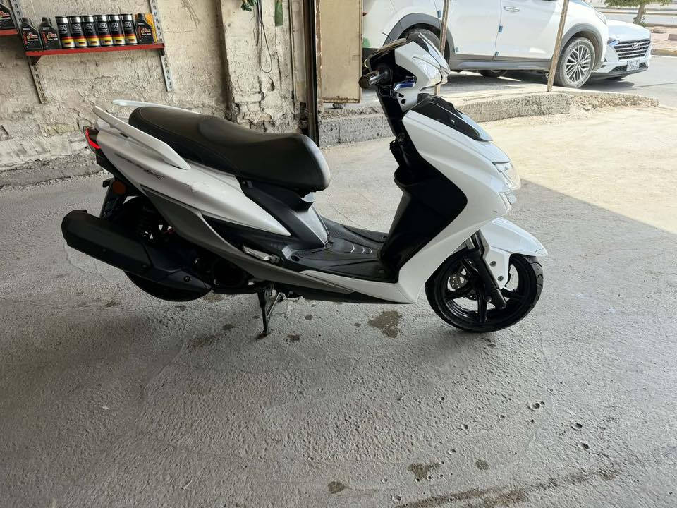 سلام عليكم للبيع سكنس x5 ماشيه 24 الف 

***********
