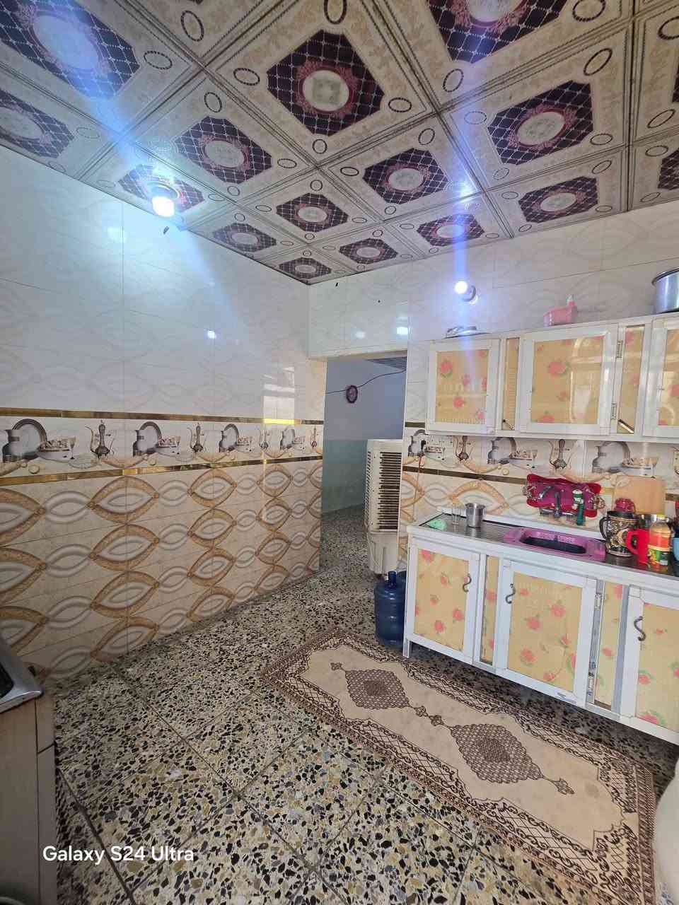 بيت للبيع 
 المســــاحة⚜️  100 متر 

الواجهه 5 النزال 20

طابو زراعي وقرار محكمة 🪐

العنــــوان ⚜️  النجف الاشرف // 
 البيت مقابل المطار باب الخروج وتنزل مسافه 200 متر

         🔆  الــتـــفـــــاصـيــــل  🔆
الـبـنـاء  بلوك  درجة أولى 

(( طـــابق واحد)) يحــتوي علئ   استقبال +غرفه  نوم+ صاله+ +مطبخ +صحيات داخليه وخارجية 🏘️ +مكشوفه

البيت تجعيب طابوك وعكاده السكف 
البيت كله سيراميك +كاشي درجه اولى ابو الأربعين 
البيت مصبوغ داخل وخارج 
+ماء +كهرباء 

🔱الــســعـــر  البيت //25مليون مع المجال البسيط

                 
     استفسار اتصل ع هذا رقم ✅***********
