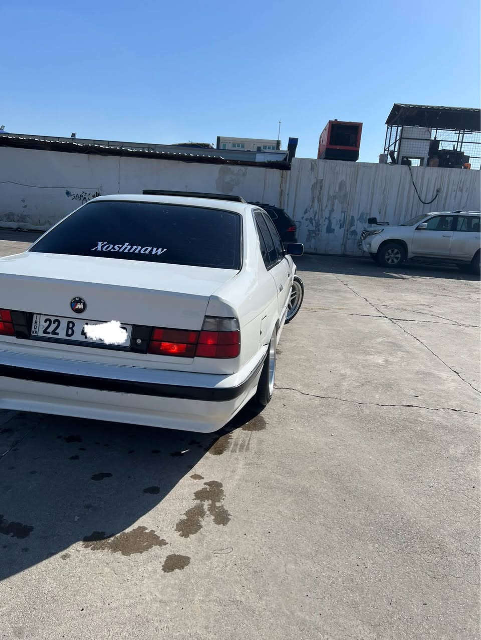 بو فروشتن موديل ١٩٩١ مه كينه ٥٢٥ بيلادي فو ل مواسفات. توماتيك سلايت. ٤ جام كاره باي. گوشين هيته ر  پيش گه وره.    ويل m 18. لايت  علقه ده حامي m سياره له رسم چونه روبه رو اوهايه ره قه م هه وليره سه نه وي. ژينگه ي هه موي نويه هه تا ٢٠٣٠ سياره كه هيج نه قو ستا نيه كي نيه عيزام بو ياخه. بو جواني جه مپه كي خه فيفي هه يه شايه ني باس نيه سه قفو شان به شه رته. سياره كه  بي مه سروفه هه موشتي نويه    له هه وليرم. سحري ٦٠ و محامله  گير مه كينه هه موي به شه رت  تكايه مشته ري ني بيزارمان مه كه. *********** أربيل, العراق
