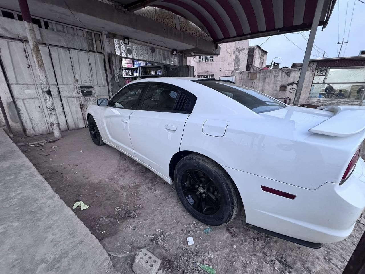 جارجر 2011 السياره نضيفه جداً واستخدام شخصي
حادث فقط جاملغ ومبدل نفس  اللون وشبر صبغ بالبنيد 
شرط بدون شاصي او لغد او اي طخه داخليه 
مواصفات فتحه وتشغيل عن بعد مكينه 3600
رقم اربيل انكليزي
سنويه جديده 
السياره بالواقع احلى من الصور بهواي 
مكان السياره الديوانيه

السعر 150 وبيهه مجال بسيط 
للاستفسار 

***********
