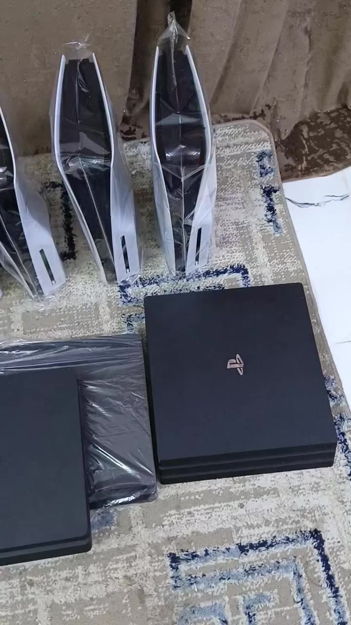 مكاني بغداد شعب ***********
بلي ٥ سلم كامل ملحقات سعره ٦٠٠
بلي ٤ برو اونلاين واحد تيرا سعره ٢٢٥
بلي ٤ سلم واحد تيرا اونلاين  سعره ٢٠٠
بلي ٤ سلم اونلاين نص تيرا سعره ١٧٥
جوستك بلي ٥ اصلي سعره ٥٠
جوستك بلي ٤ اصلي سعره ٢٠
قاعده شحن جوستكات بلي٥ سعرها ١٠
