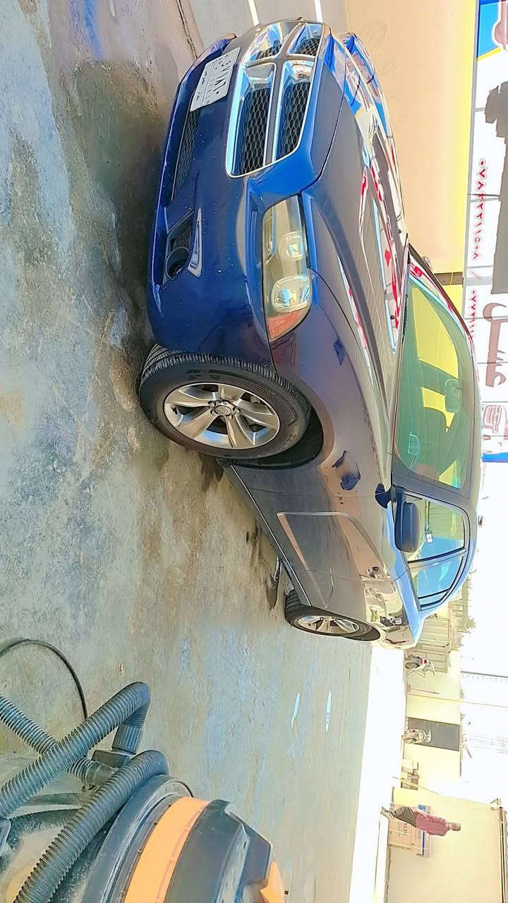 سلام عليكم جارجر للبيع ١٤ صبغ ٤ قطع فقط و ٢ تبديل سياره جديده ما مشتغله خط تبريد تدفئة رقم بغداد باسمي حداديه نظيفه وره و كدام مكاني حله *********** السعر ١٣٠ و بيه مجال
