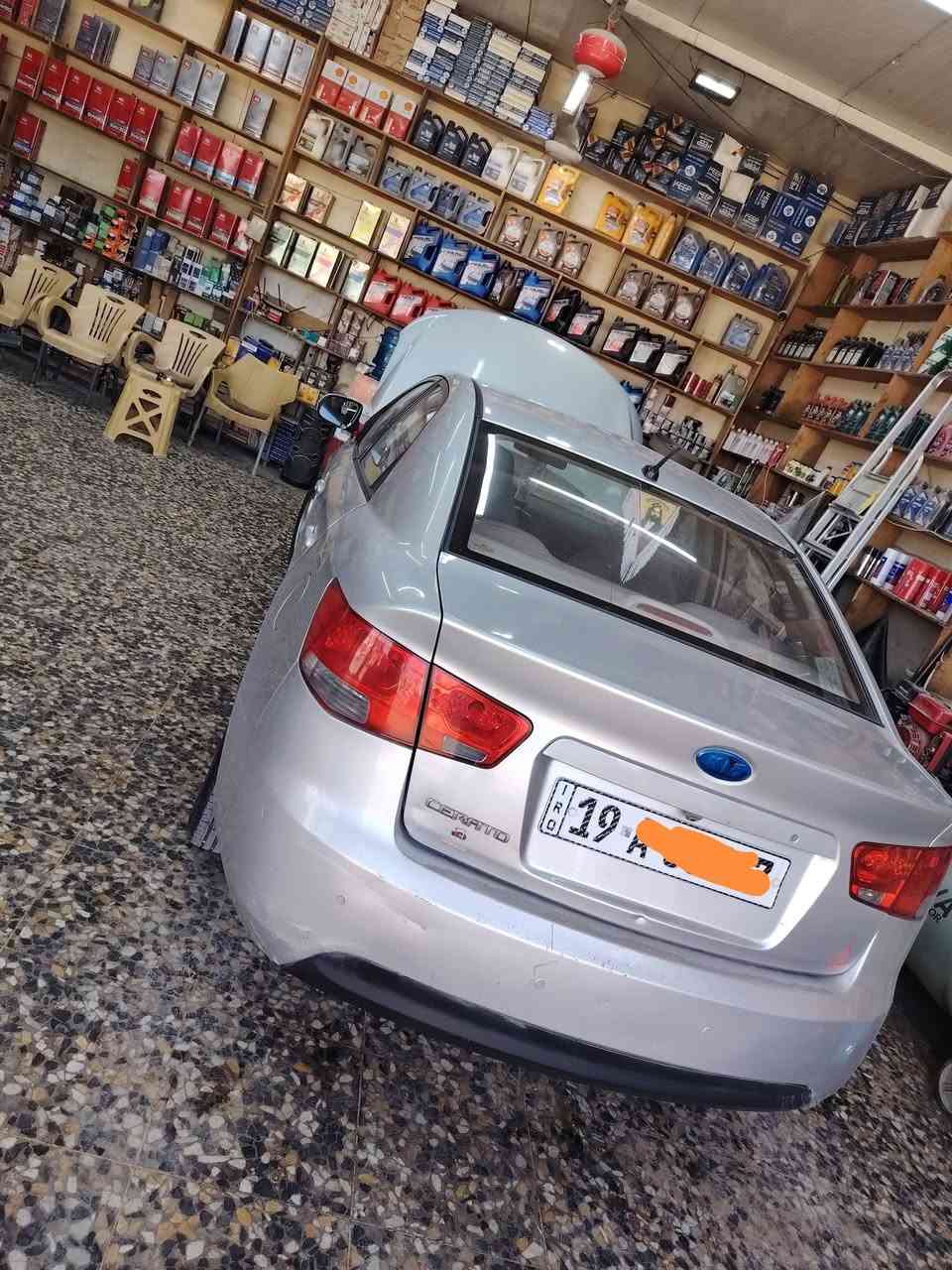 سلام عليكم سياره سيراتو موديل 2012 سياره خير من الله تدفئه تبريد كير مكينه كله جديد رقم نكليزي كربلاء سنويه بعد ٢٠ يوم لازم تسويها تسقط بيها فقط ضربه شبر بل بنيد ومصبوغ البنيد كله وبيها بل جاملغ شبر   تخم تايرات جديد  موجوده بكربلاء بلحر 100 وبيها مجال حك الجيه مامتواجد فيسبوك فقط عل خط ***********
