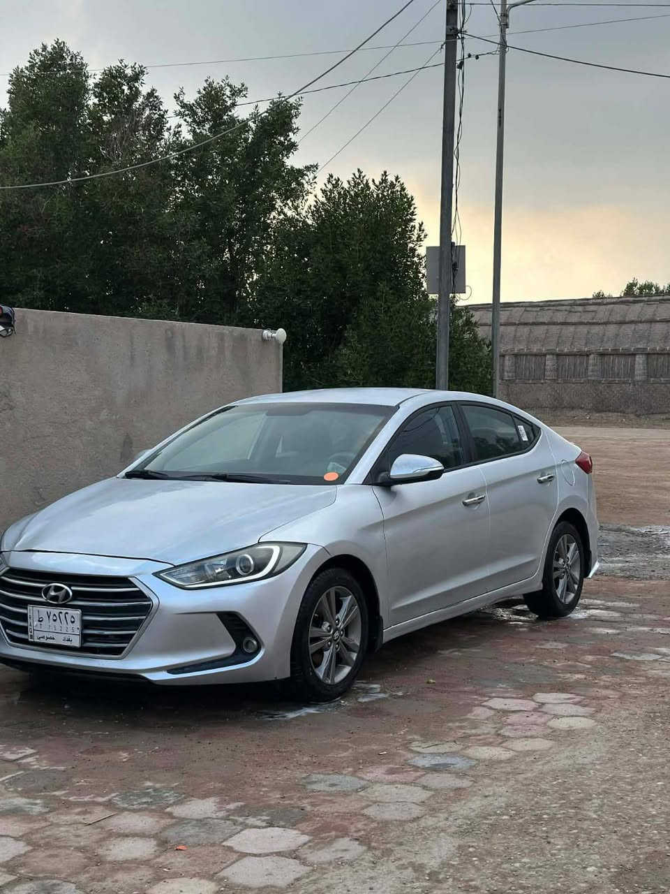 السلام عليكم سياره انترا 2016 شكل 17 جديده كفاله خليجيه بها جراد بنيد اماره شويه جارده رقم بغداد تحويل ثاني يوم عنوان الناصريه حداديه تبريد ماكينه جير سياره جديده كفاله للتبديل من الصبغ السعر 115 المخابره الرقم***********
