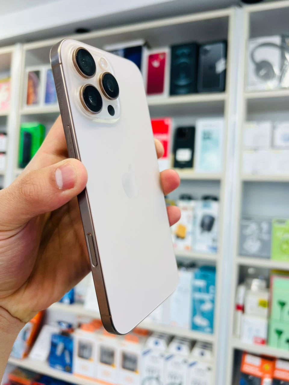 🔥 iPhone 16 Pro Max للبيع 🔥
 • كامل ويا الكارتون
 • نسبة البطارية 95%
 • ضمان APM
 • نسخة شريحة وحدة (ماستر)
 • استخدام نظيف جداً

💰 السعر مناسب وقابل للتفاوض
📞 للاستفسار: ***********

✨ فرصة حلوة للي يريد جهاز نظيف بسعر طيب
