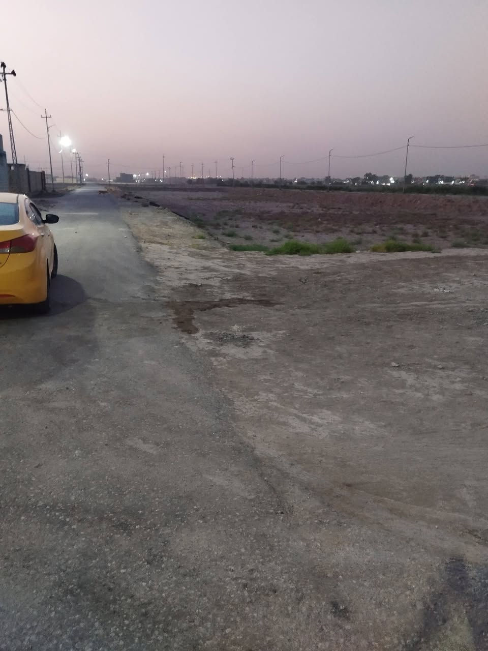 سلام عليكم قطعه للبيع مساحه الارض 200سند25مجمع حجي حسين على شارع العام مكلف بل نشر سعر على تصل مكان راقي ***********قطعه بل بدايه اول شارع
