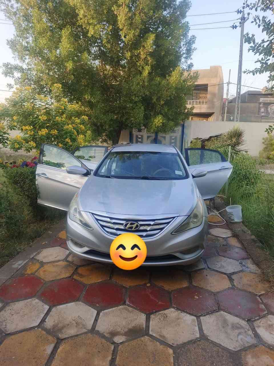 السلام عليكم سياره سوناتا 2012 ورده امريكي رقم بابل باسمي قطعتين بيها للبيع ***********
