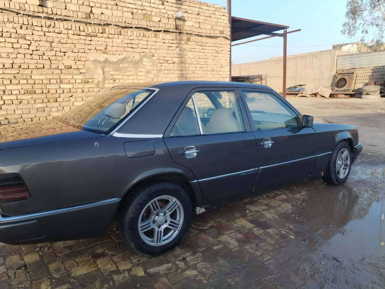 مرسيدس دب
بدون أرقام 

مكينه بطه 

***********
