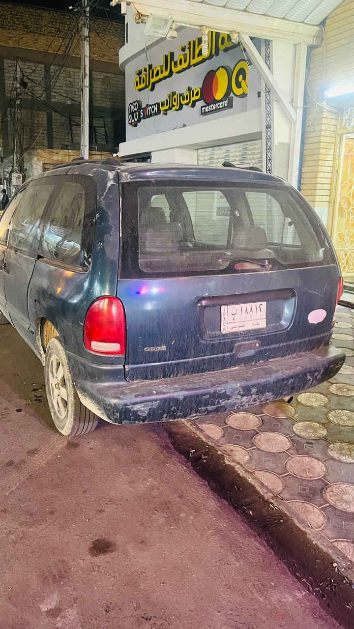 سلام عليكم دوج كرفان موديل 2000 سبعه راكب  حداديه 70٪100 عوزها ترتيب مكينه وكير كامري ب35 وبيها مجال مكانها نجف ***********
