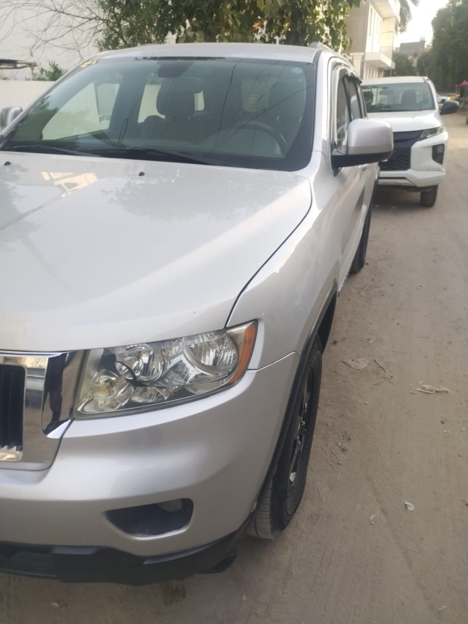 سلام عليكم سياره جيب موديل ١١ سياره جديده كلش مابيه اي نقص بيه بس بختين صبغ مال جراد بدون معجون او ضربه والباقي كفاله عامه سياره بسمي سنويه جاهزه من كلشي ماذب عليه ولا الف السعر١٤٥ المكان بغداد لتطال ***********
