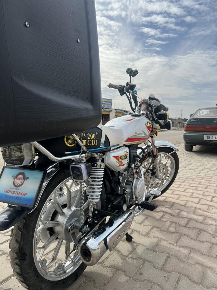 مُكلف بالنشر…
دراجه سيفان 2025 أخت الجديده نظيفه جداً مابيها اي نقص ب استثناء السترين بي شوي عواج و ينزل من سعرها 3 بصمات إنذار لمس تشغيل عن بعد كلچ و بريك عنبار دراجه نظيفه ماشيه 7000 فقط 
للاستفسار: 
 ***********
الرقم بي واتساب
