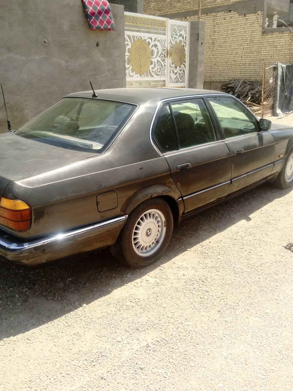 السلام عليكم 
السياره للبيع  730  محرك 35   الكير  مجفت وبي خلل بسيط رقم بغداد انكليزي بأسمي السعر 35  بغداد ابو غريب ***********

