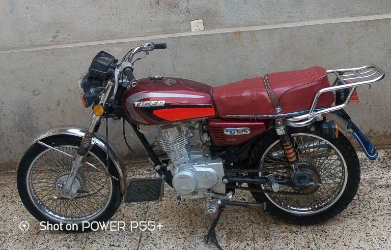 تايكر 2020 منفيس موجود محرك مامفتوح نضيف اخرس  وزن ثقيل ختم يلمع تشوف نفسك بي دبلات شغاله وياله وتايرات نضاف  تانكي وكشن وصفايح نضاف مال شركه باتري شغال كهربائية شغاله كلها فول دراجه ابو درع بس فاتحين الدرع منها   سعر 440  مجال‏‪   ‏‪***********  بي واتس اب ‏‪***********‬‏
