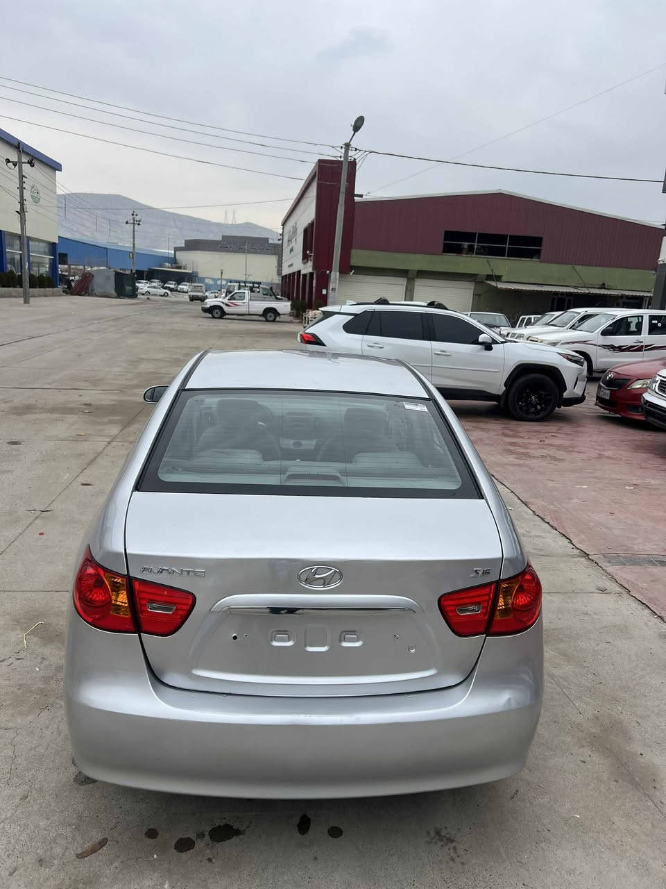 مودیل 2007 تازە داخل بێ مسرەف خایسی نیە پیشو پشتی کەپسە جاملخو بتانەو  هیجی نەگوراوە هەمو
شتی بشەرت شوێن حاجیاوە سحر 44 مجالکی کەم 
***********    واتسئاپی لەسەرە
