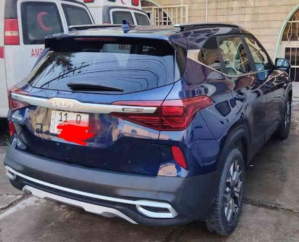 السلام عليكم 
    (للبيع اعتذر عن المراوس)
   (كيا سيليتوس موديل 23)  بأسمي .
وارد حادثها  باب السكن فقط وباقي السيارة بلادية وبرغي مامفتوح بيها   .
ايرباك دشبول وستيرن والباقي سليم
  فقط ايرباك بردة باب السكن متضرر 
موصفاته فول واحد ع واحد .
بصمة عدد 2 بلاديات
محرك 2000 دوش ماشيا شي قليل (25)الف           
بصمة تشغيل وتشغيل عن بعد.
فتحة سقف .
شاشة كبيرة تدعم كار بلي. 
ثلاث وضعيات قيادة .
فول تحكم استيرن. 
تبريد قطعتين بيانو .
رادارات امامي وخلفي وجانبي. 
كشنات جلد اسود
كشنات امامية تدفئة تبريد .
كشنات خلفية تدفئة .
لايتات وبلاجكتور لدات وليس عدسات المواصفات الفول
وبيه بعد هواي مواصفات. 
السعر ب( 182 )  ورقة . 
مكان السيارة بغداد الدورة 
للإستفسار الاتصال ع الرقم  *********** بغداد
