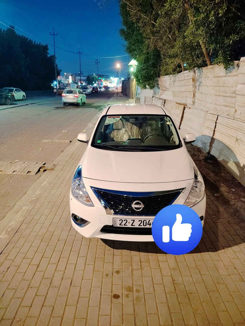 السلام عليكم سياره للبيع نيسان  هنديه ام البيت الزرقاء سياره ك زيرو ماشيه الف كفاله  ما عدا الشخط بالدعاميه دوشمه قاعيه سياره على وضع الشركه عنوان بصره رقم *********** والسعر 135 قفل الاخير والشراي يتصل
