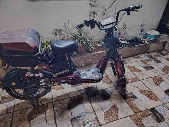 السلام عليكم شباب
 ماطورين شحن للبيع السعر  400 عنوان حي سومر للاستفسار عالرقم ***********
