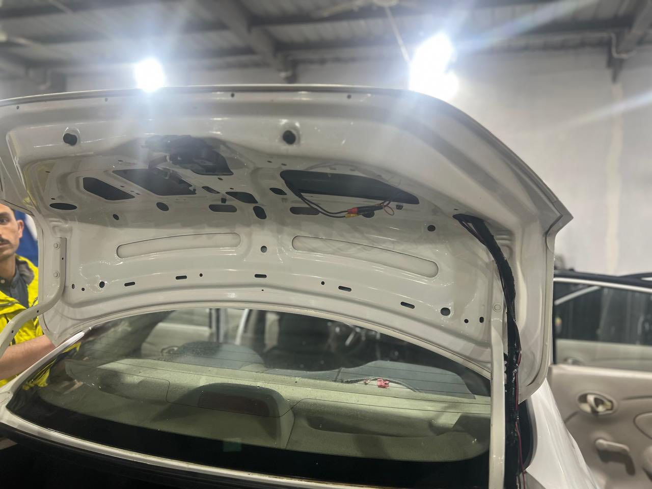 السلام عليكم نيسان سني 2019 كفاله عامه من الحادث و الصبغ كير ومحرك خير من الله حداديه خير من الله  تخم تاير جديد سياره بيها طلقه بخشم البنيد وبارد مدكر والي محددهم بلون الاصفر فقط غير هذا ماكو ممشاها 172 ألف للتواصل *********** وفقط شراي يتصل المو شراي لا يتعبني وسلامتكم سعر 110 للاستفسار اتصل ما متواجد فيس
