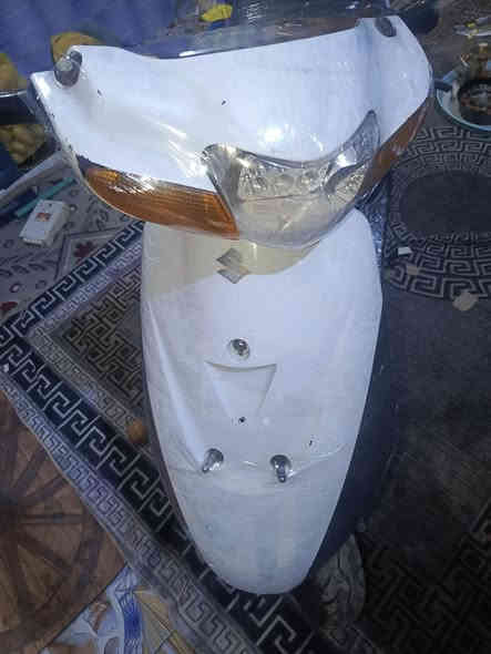 سلام عليكم درجه سازوكي جديده للبيع وكله شغاله سلف اشاير هورن  لايت بكلايت  كله شغاله ومابيه أي نقص وأوراق باسمي وبيه مكينه ناعمه وجديده والياخذهه مايخسر ومايذب عليه ربع دينار الدراجه كله ابلاد السعر 400الف  وصارله فتره من الوكيل عنواني ميسان حي الحسين وهذا رقمي ***********
