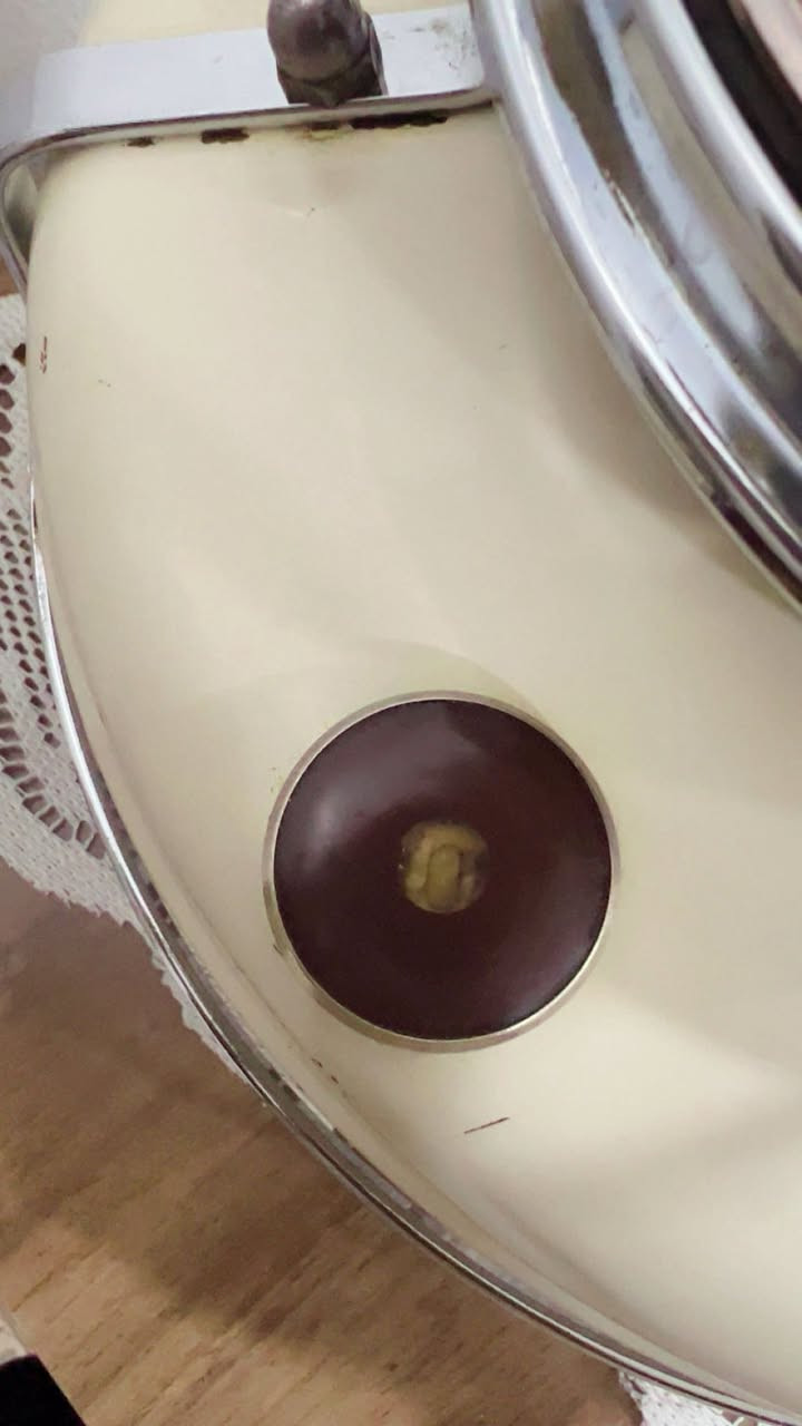 السلام عليكم صوبة علاء الدين نضيفة نضافة عالية شغالة  
العنوان بغداد مدينة الصدر ‭٠٧٧٠ ٧١٥ ٤٤١١‬
