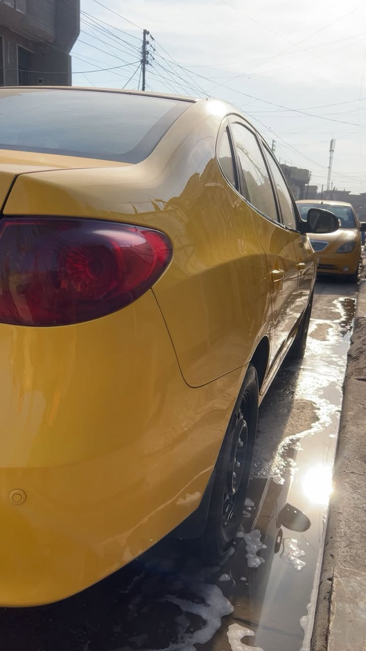 السلام عليكم من رخصت الادمن الانترة 2010 خليجي  مكينة الف 600دكشن عالي داخل عسلي دسك امامي خلفي السيارة جديدة بمعنة الكلمة تجي وشوفها بعد احلة شاشة تحكمات جهدين مدوشمة عام منضومة غاز  المكان بغداد السعر 105 وبيها مجال بصيط رقم التليفون ***********
