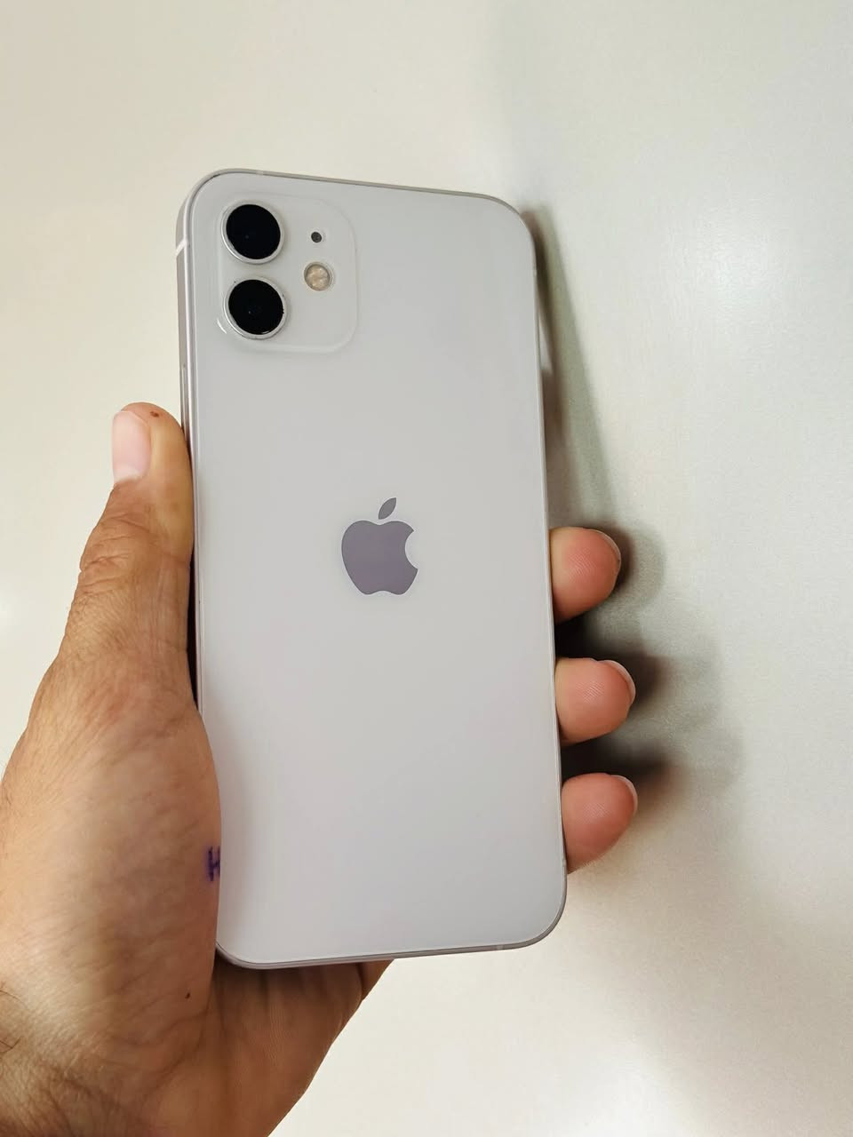 ايفون 12عادي خط واحد امريكي يدعم فقط شريحه إلكترونيه بطاريه 90 مكفول من كل خلل للسعر 275 الاستفسار خاص او الاتصال ***********بي وات ساب
