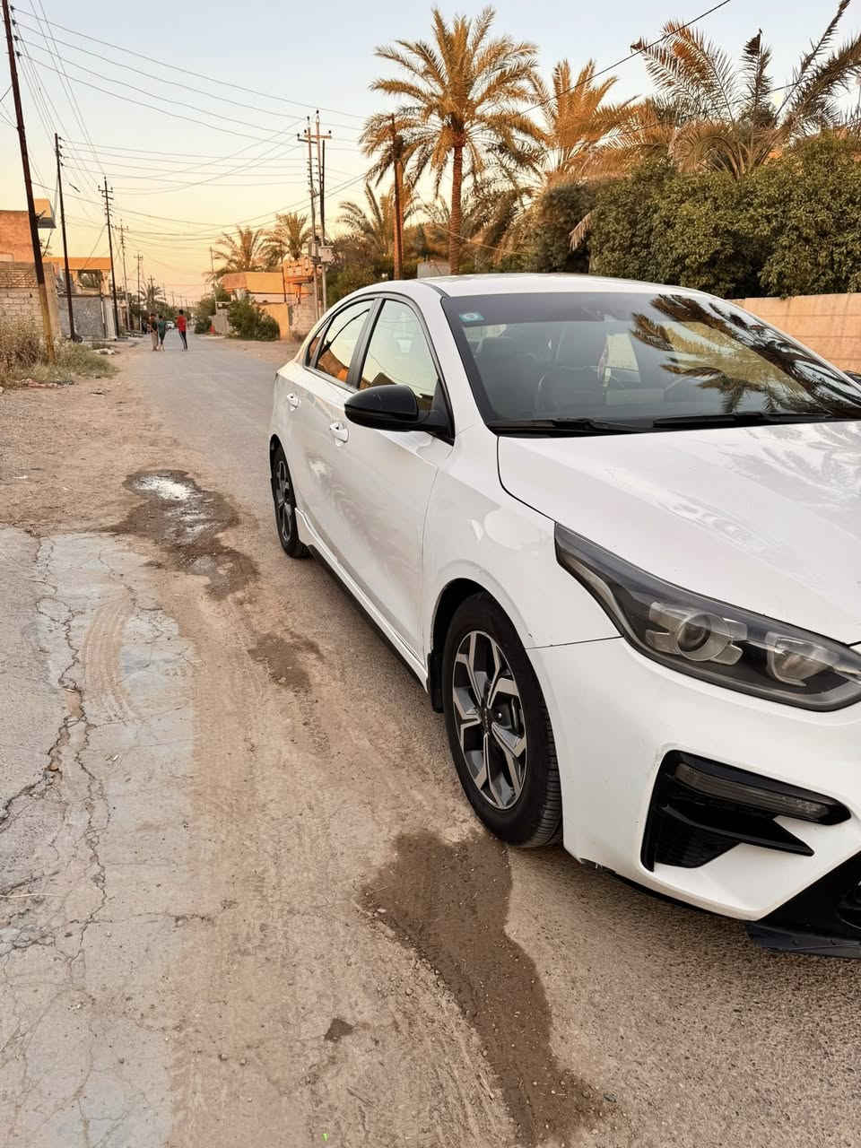 السلام عليكم
فورتي 2021 امريكي جيتي لاين حادثها جاملغ وبنيد محرك 2000 كير AT فول مواصفات بصمه تشغيل وأبواب وجنطه رادار اشاير مري كامره دواره شاشه اعطال وبعد بيها هواي مواصفات 
مواصفات جيتي لاين معروفه 
رقم بغداد دولي تحويل مباشر 
جميع التفاصيل مرفقه بالمنشور
السياره جاهزه من كلشي 
ماشيه 89 ميل وقابله للزياده 

العنوان بغداد حي العامل 
السعر125$ وبيها مجال

***********
