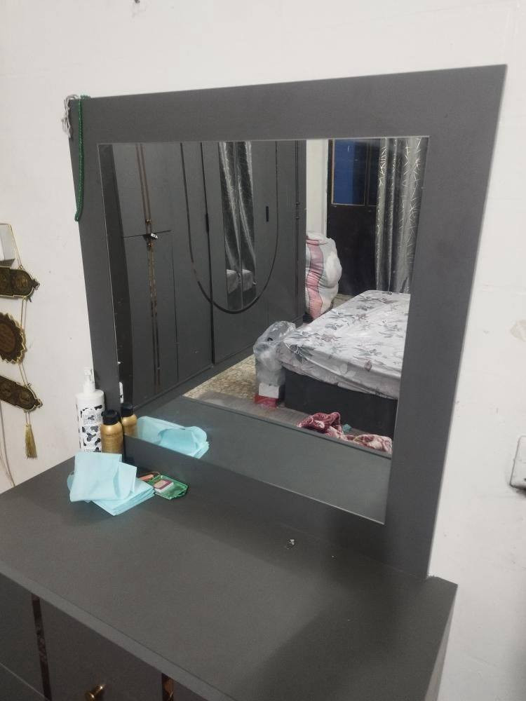 سلام عليكم غرفه نوم 5قطع بيبان سحب
***********
