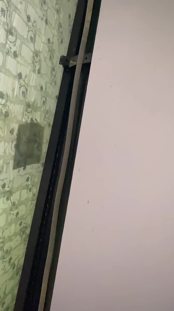 بغداد المنصور ***********
للبيع  منزع مرتب مع ملكانات وميز
