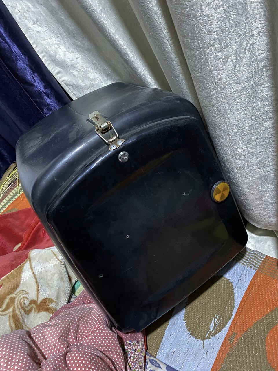 السلام عليكم صندوك دلفري جبير نضيف للبيع السعر 25 وانتم تدرون الجديد ببيش مكاني بغداد الحسينيه ***********
