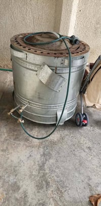 ديوان • عشر مقاعد • تنور