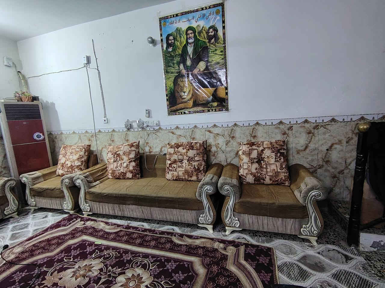 السلام عليكم تخم عشر مقاعد اللبيع 200وبي مجال الستفسار الرقم ***********
