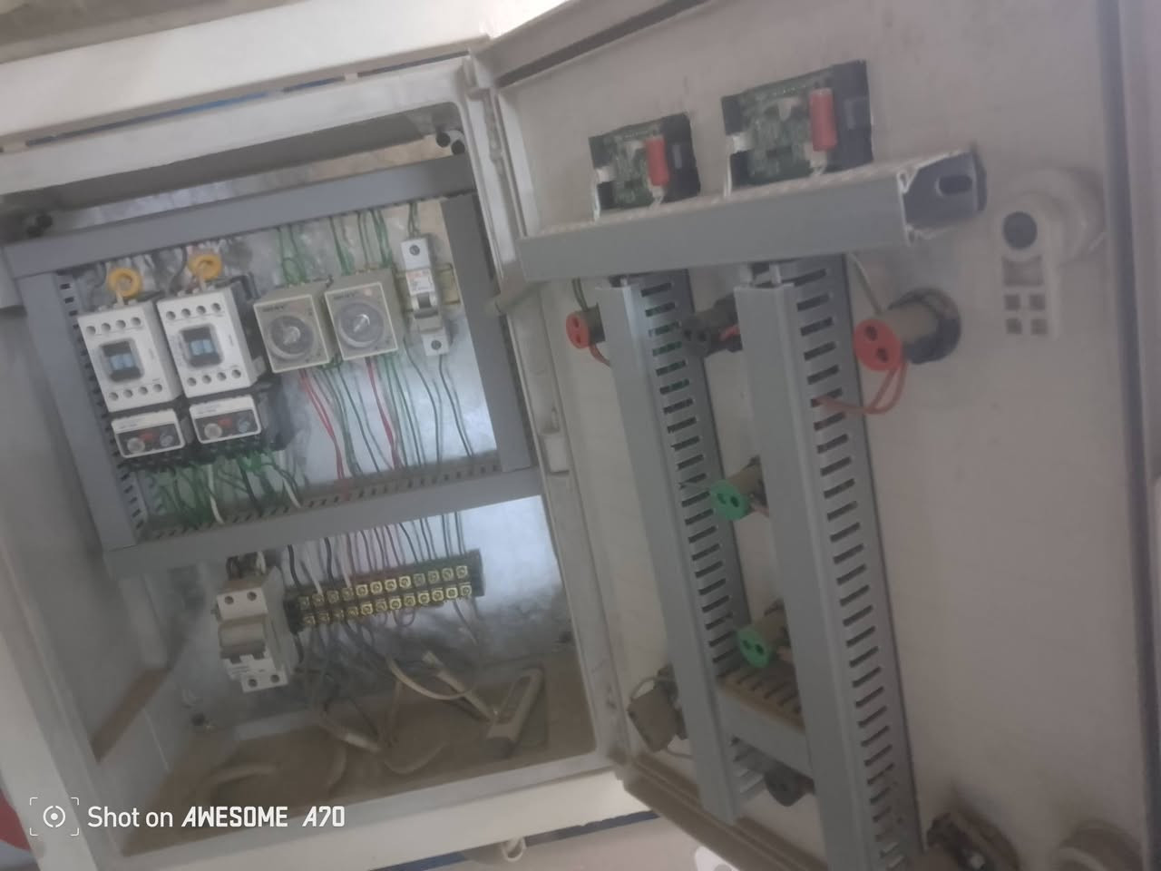 محطة البيع شغاله ونضيفه كلش ما صار 8 اشهر من مشتريه وسعر على الخاص محتاج وريد ابيع رقم هاتف ***********
