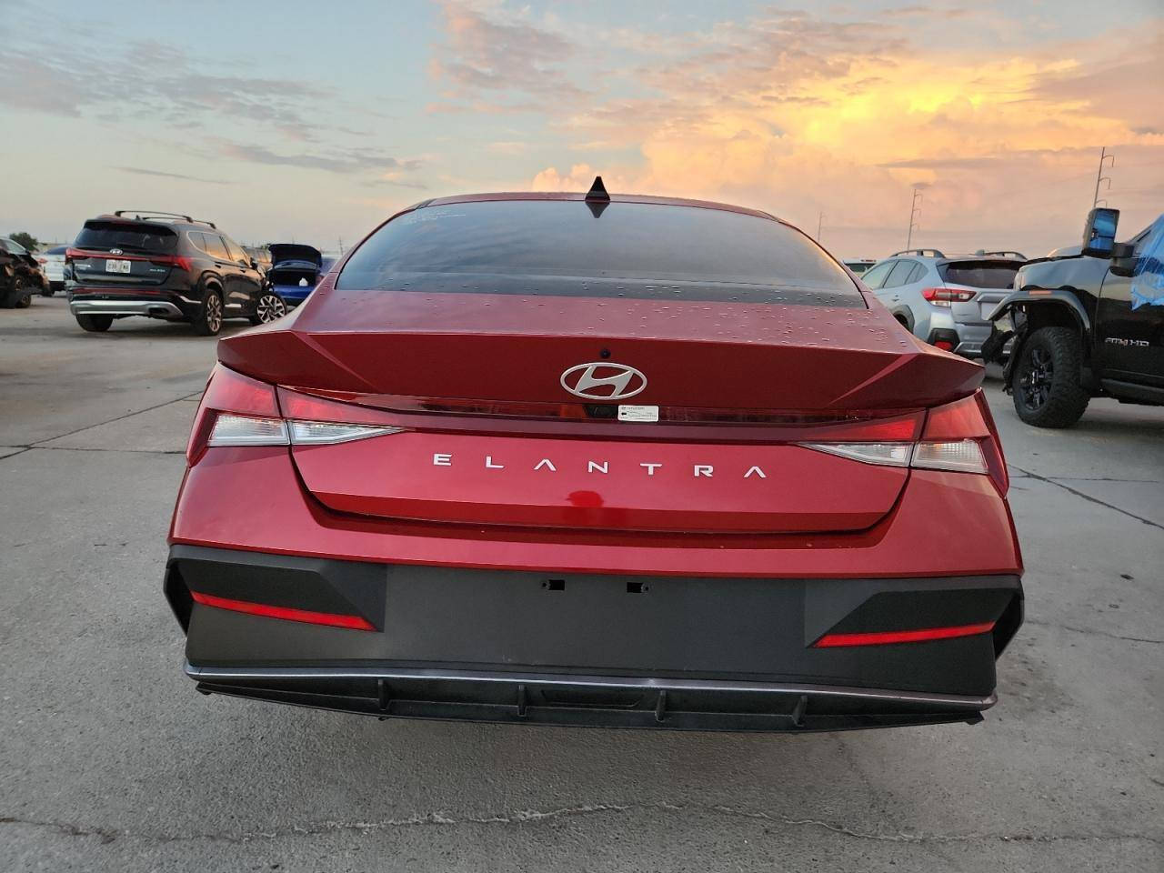 النترا امريكي موديل 24 نص فول بدون ايرباك بدون تبديل بدون شاصي وبدون لغد وبدون تصليح على حادثه موجوده بعمان اليوم نزلت بعمان تريدها شهداء تريدها حره تدخل بسمك السعر اتصل على الرقم ***********
