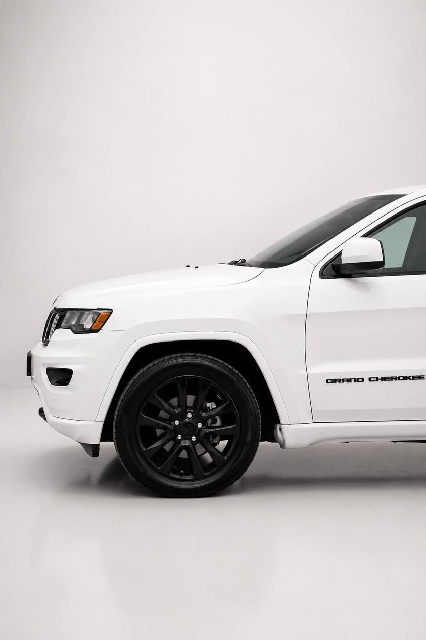 JEEP GRAND CHEEROKE BLACK TOP
2020
CLEAN TITLE
دەعامی بۆ دەعامی بەشەرت بێ لێدران بێ بۆیاخ 
ماوەی ڕۆیشتن ٨٦ هەزار میل
بەسمە و شەغال
شاشە گەورە 
کوشن شاموا 
کوشن جلد و کوشن هیتەر و کوشن کارەبای
سڵاید 
سنوق شەفت
ئاوێنە ڕادار 
تەبرید مەرکەزی
دەبڵ ئەکسل4x4
نرخی ٢٨٨$
*********** السليمانية, العراق
