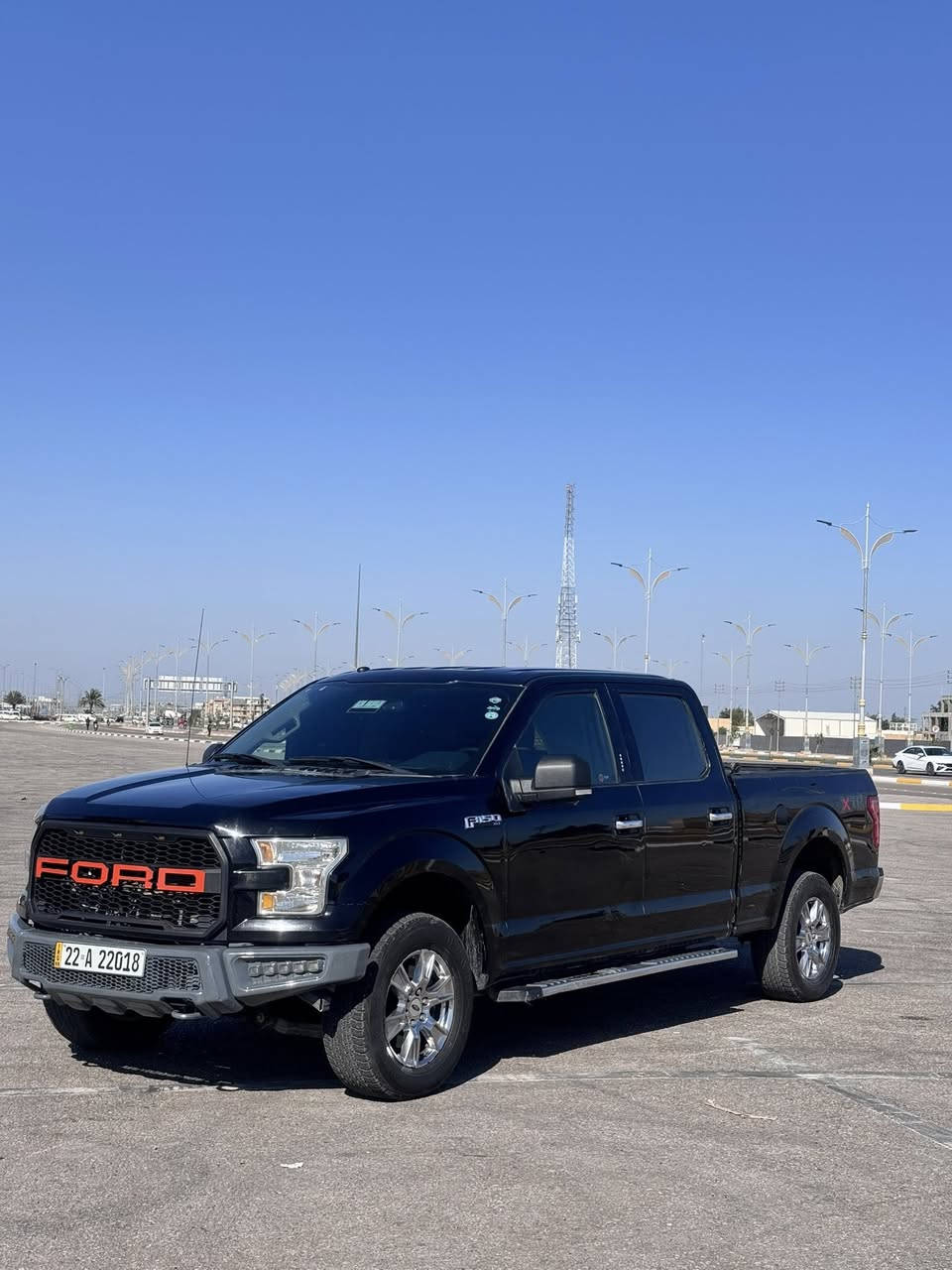السلام عليكم للبيع فورد f150
2017xlt 
فور ويل باب طويل بدي طويل 
 كير تعليك V8. 5000
منضومه غاز  100 لتر انسه صرف 
رقم اربيل باسمنه 
صبغ جاملغ وباب وتلكيطات بلبدي اثر طخات 
مكان كربلاء 
كير مكينه تبريد حداديه تخم تاير كامله 
السعر 165 
للاستفسار ***********
