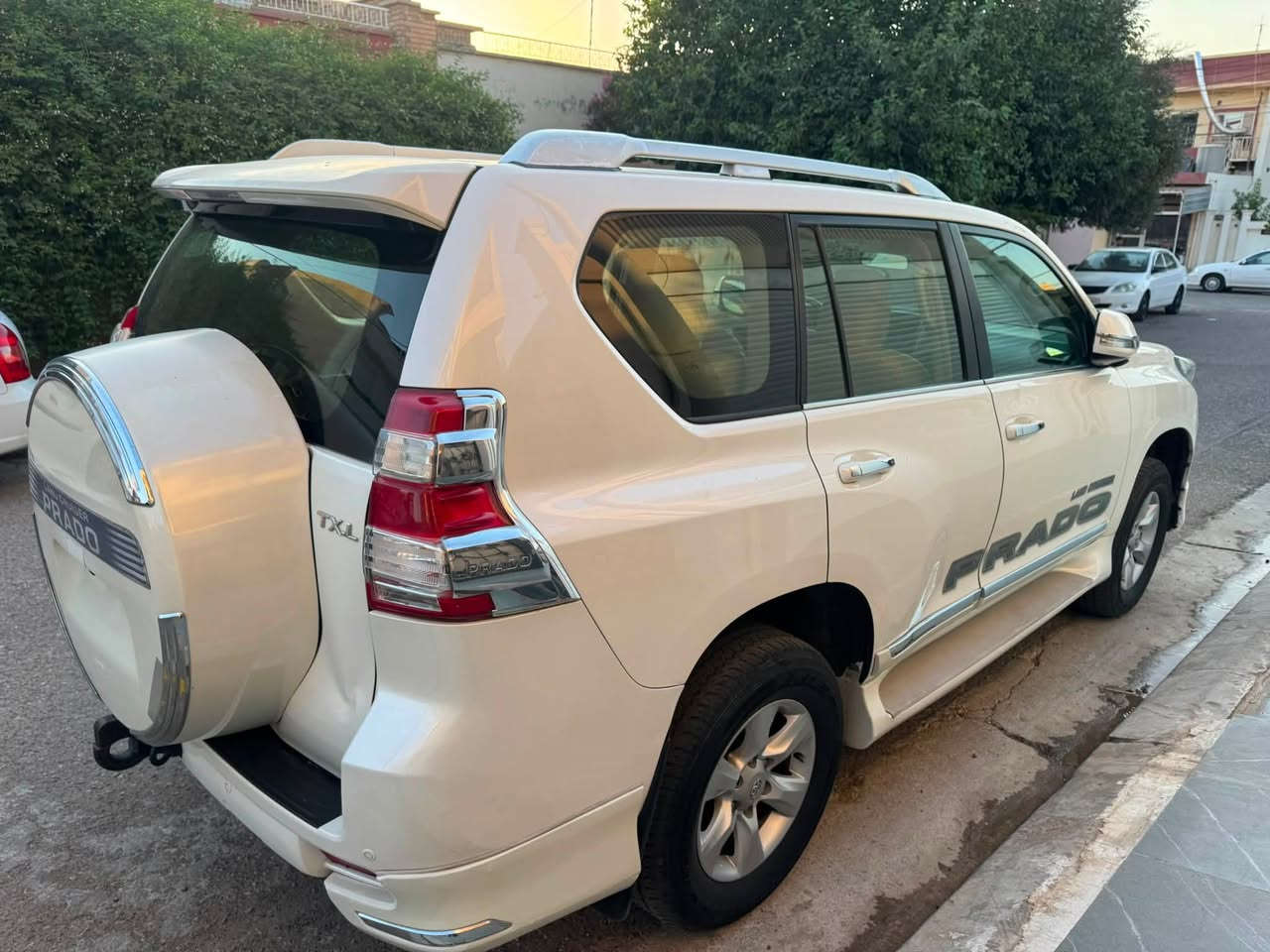 PRADO. 2012. 4. TXL. CLIN. $218. ***********
